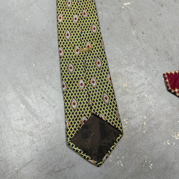 Brioni Tie 100% Silk Satin Made in Italy Geometric Yellow 4" - Picture 3 of 5